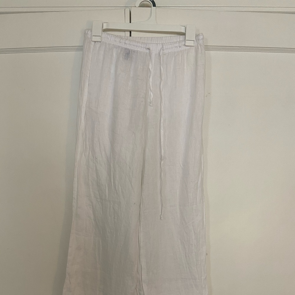 SOLD: Neiman Marcus White Linen Pants